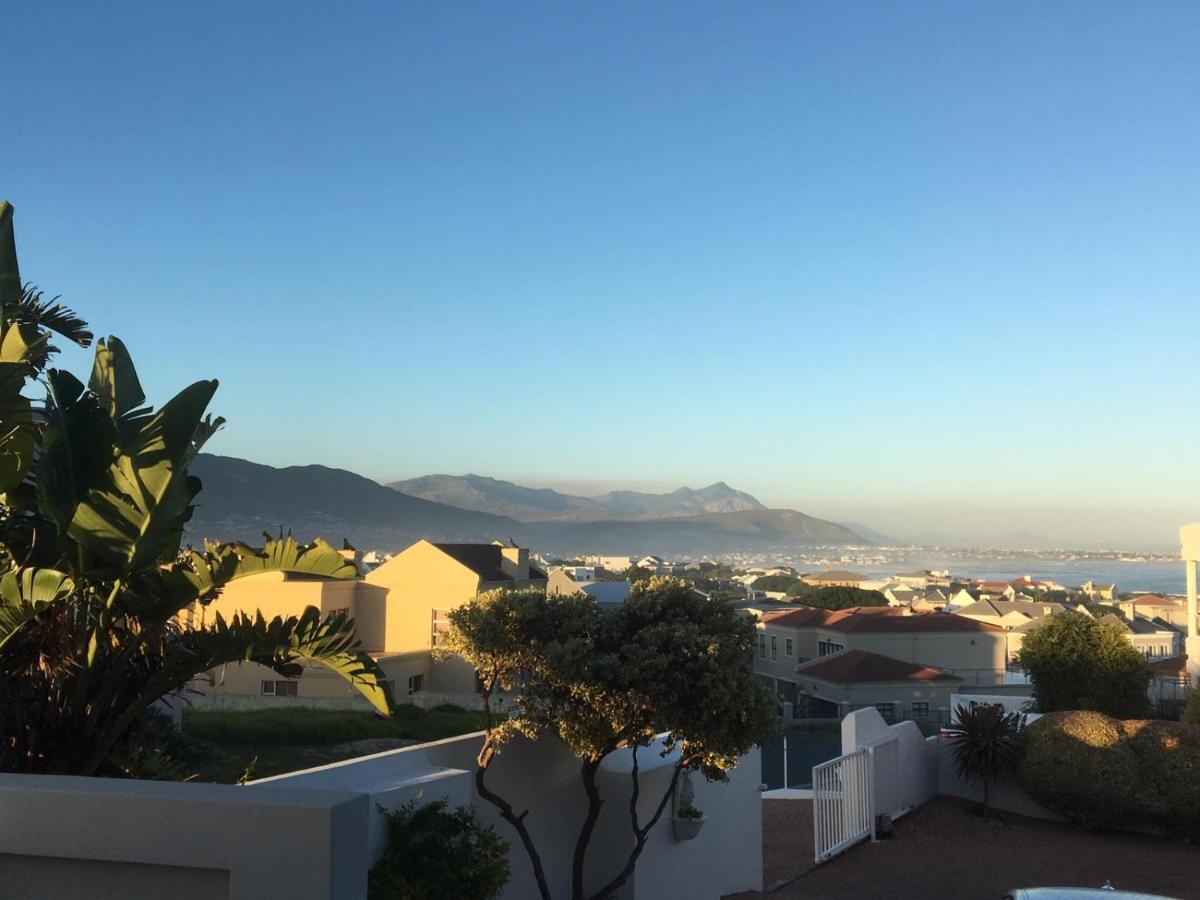 Vermont Hermanus - Views, Sunny, Right On The Sea Eksteriør billede